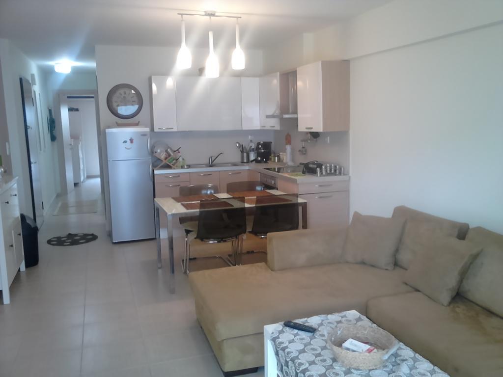 Luxury Apartment By The Beach Néa Péramos Kültér fotó